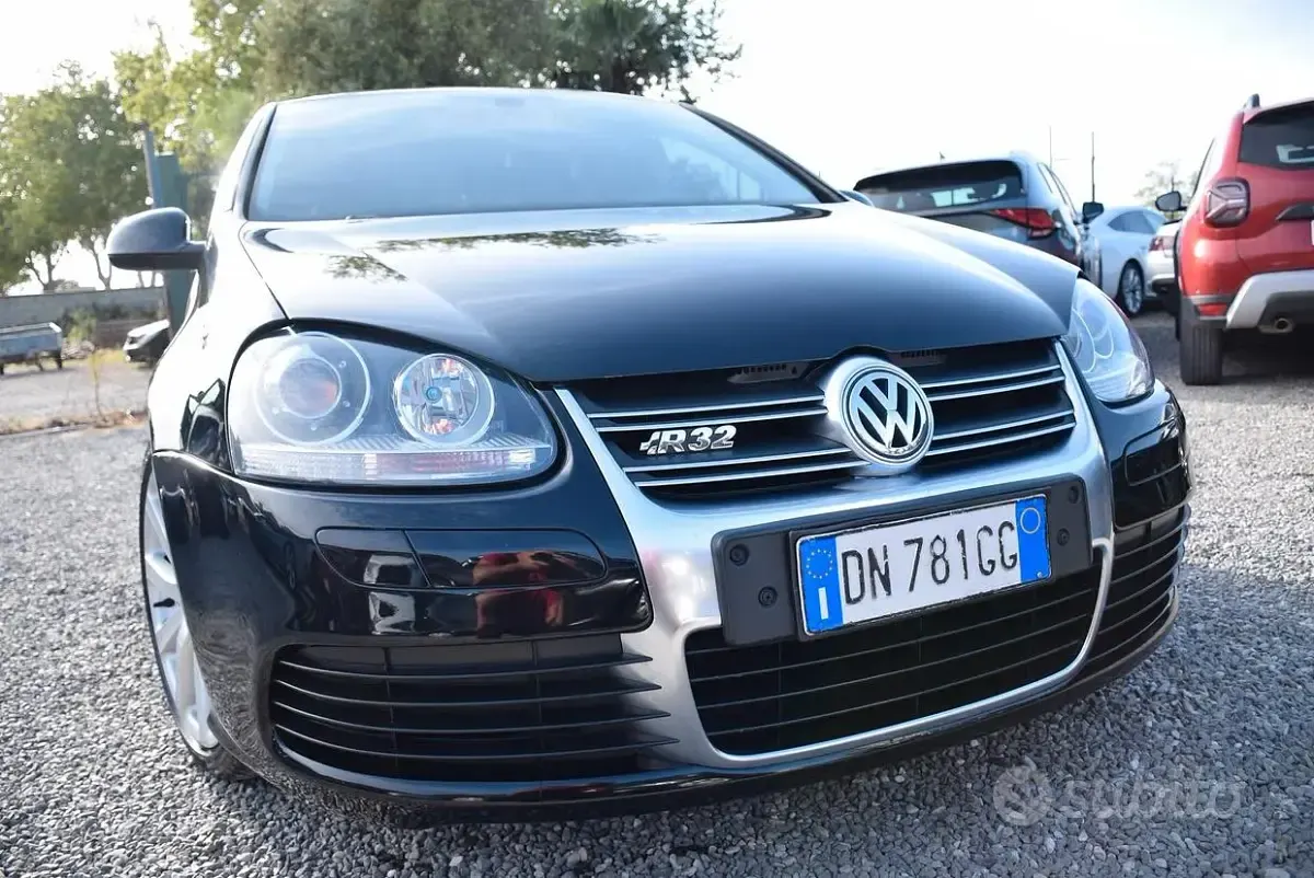 Usata VW Golf VI R 250 CV (183 kW) 2008 Nero Utilitaria