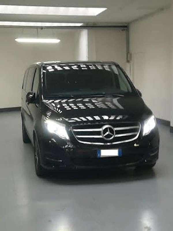 Usata Mercedes V250 Premium 190 CV (139 kW) 2017 Nero Monovolume