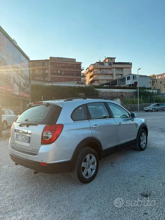 Usata Chevrolet Captiva 127 CV (93 kW) 2010 Grigio SUV