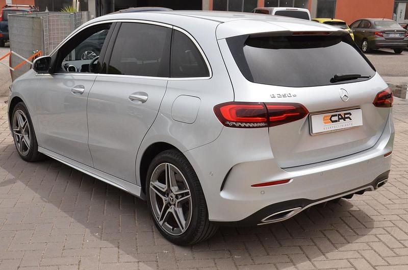 Usata Mercedes B250e Premium 160 CV (117 kW) 2022 Grigio Monovolume
