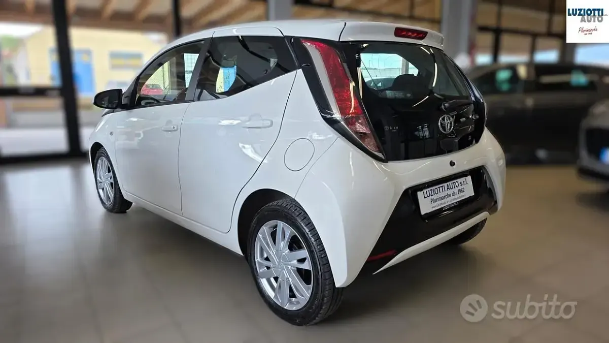 Usata Toyota Aygo Cool 69 CV (50 kW) 2014 Bianco Utilitaria