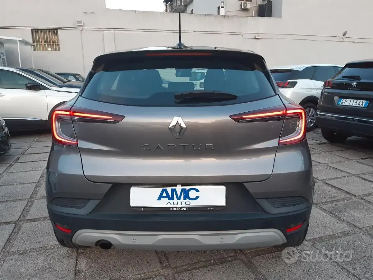 Usata Renault Captur Life 101 CV (74 kW) 2020 Grigio SUV