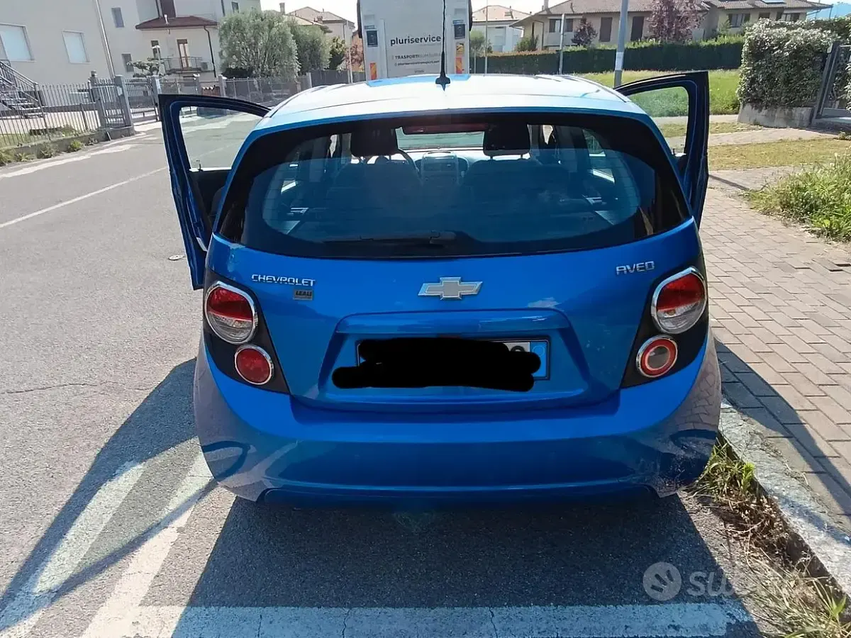 Usata Chevrolet Aveo 86 CV (63 kW) 2012 Bluazzurro Berlina