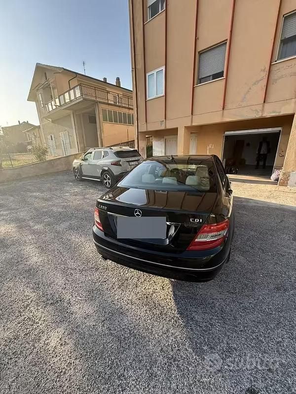 Usata Mercedes C220 170 CV (125 kW) 2008 Nero Berlina