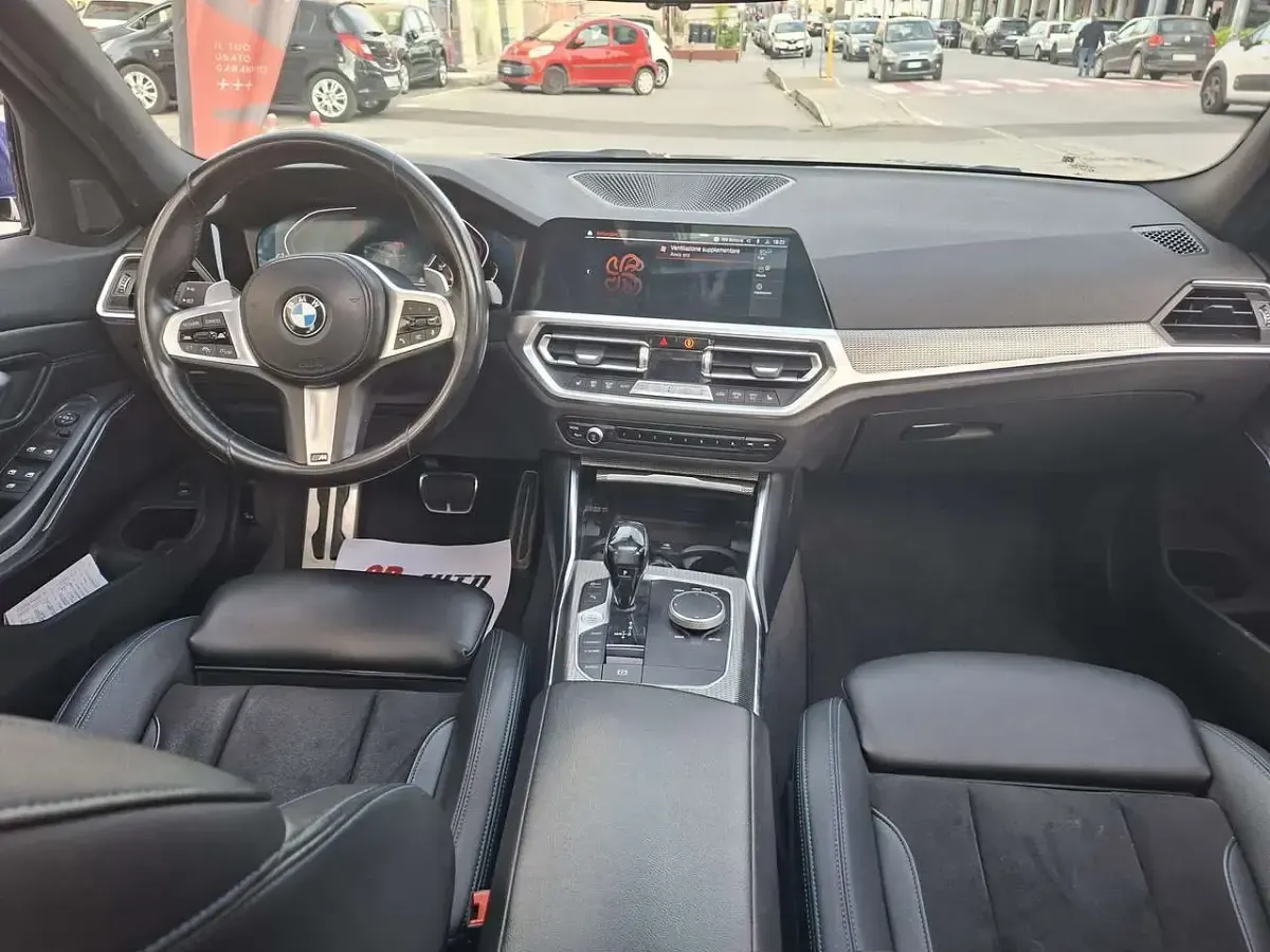 Usata BMW 320 Gran Turismo M Sport 190 CV (139 kW) 2021 Blu/azzurro Coupé
