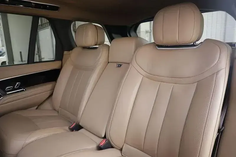Usata Land Rover Range Rover Autobiography 351 CV (258 kW) 2023 Oro SUV
