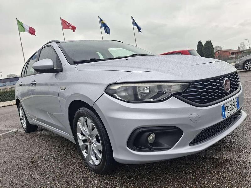 Usata Fiat Tipo Pop 120 CV (88 kW) 2016 Argento Station wagon