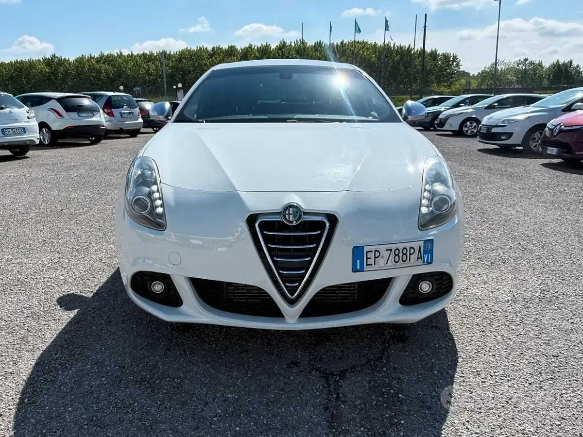 Usata Alfa Romeo Giulietta Progression 105 CV (77 kW) 2013 Bianco Utilitaria