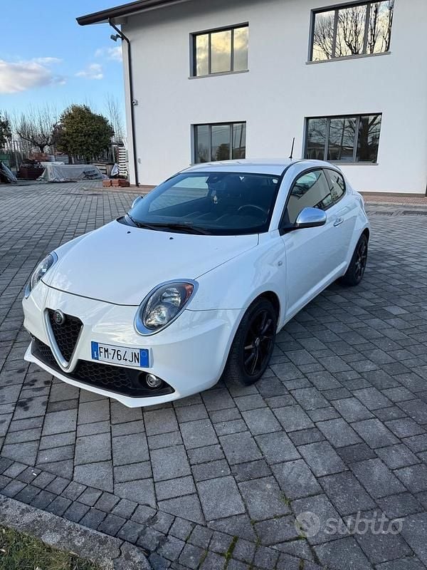 Bianco Usata 2017 Alfa Romeo MiTo Due volumi | 8500 € (Buon prezzo) - Immagine 1/4