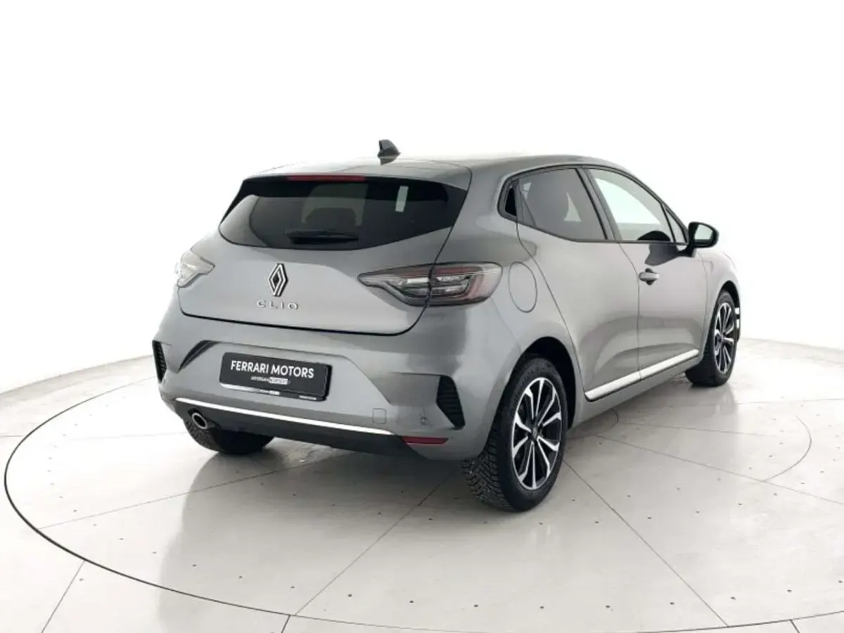 Usata Renault Clio V Techno 91 CV (66 kW) 2025 Grigio Berlina