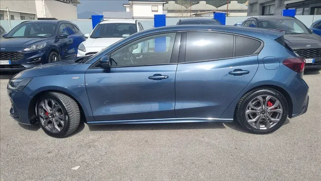 Usata Ford Focus ST-Line X 125 CV (91 kW) 2023 Blue metallic (metalliclackierung) Berlina