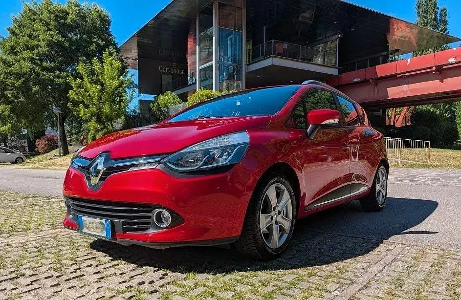 Usata Renault Clio 90 CV (66 kW) 2015 Rosso Station wagon