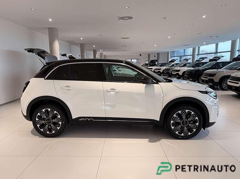 Nuova Fiat 600 La Prima 101 CV (74 kW) 2025 Bianco gelato SUV