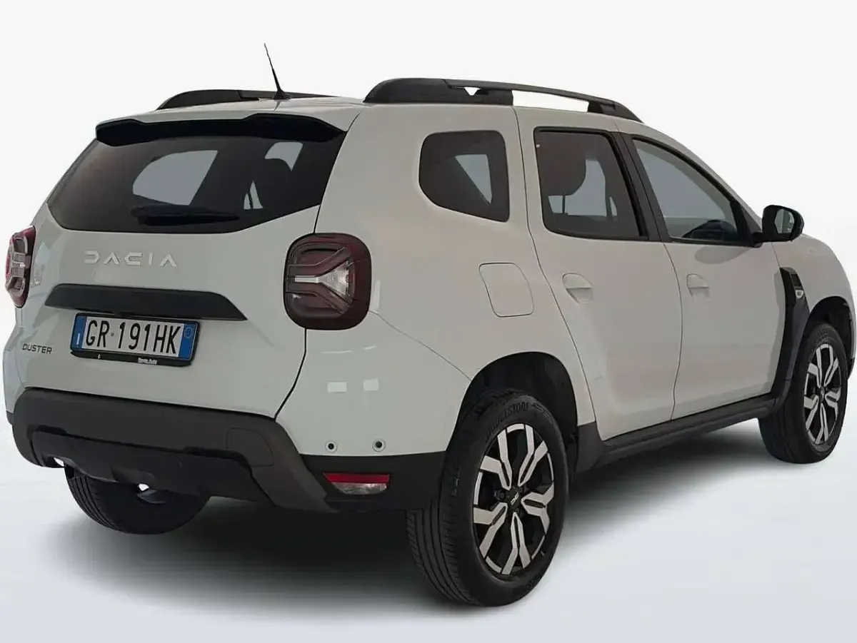 Usata Dacia Duster Journey 101 CV (74 kW) 2023 Bianco SUV