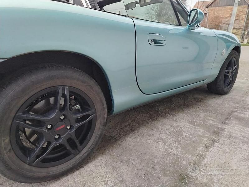 Usata Mazda MX5 Inclusive 146 CV (107 kW) 2001 Cabrio