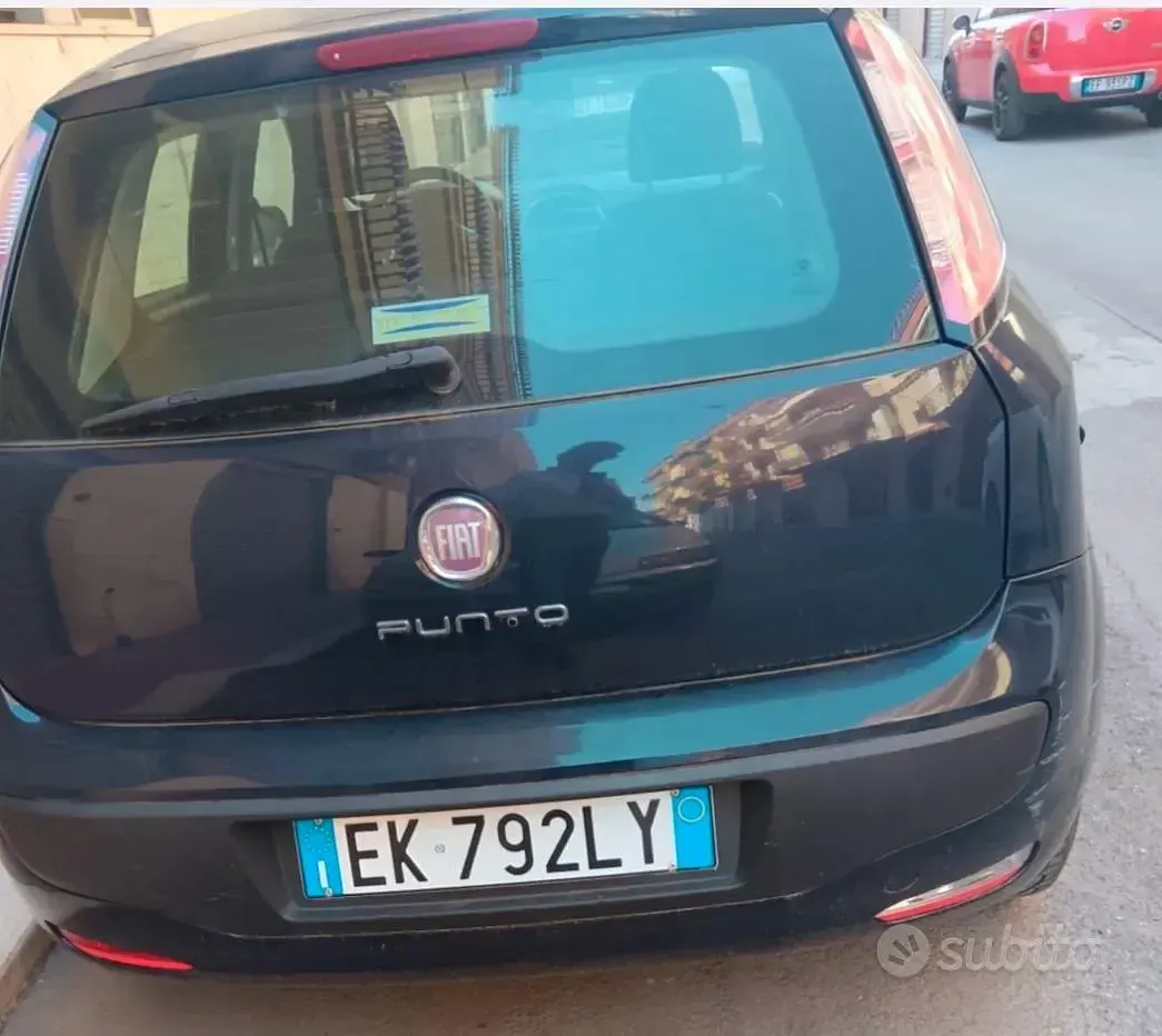 Usata Fiat Grande Punto 69 CV (50 kW) 2012 Bluazzurro Utilitaria