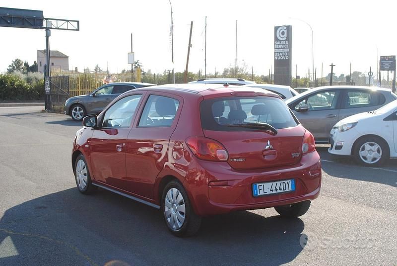 Usata Mitsubishi Space Star Invite 71 CV (52 kW) 2017 Rosso Utilitaria