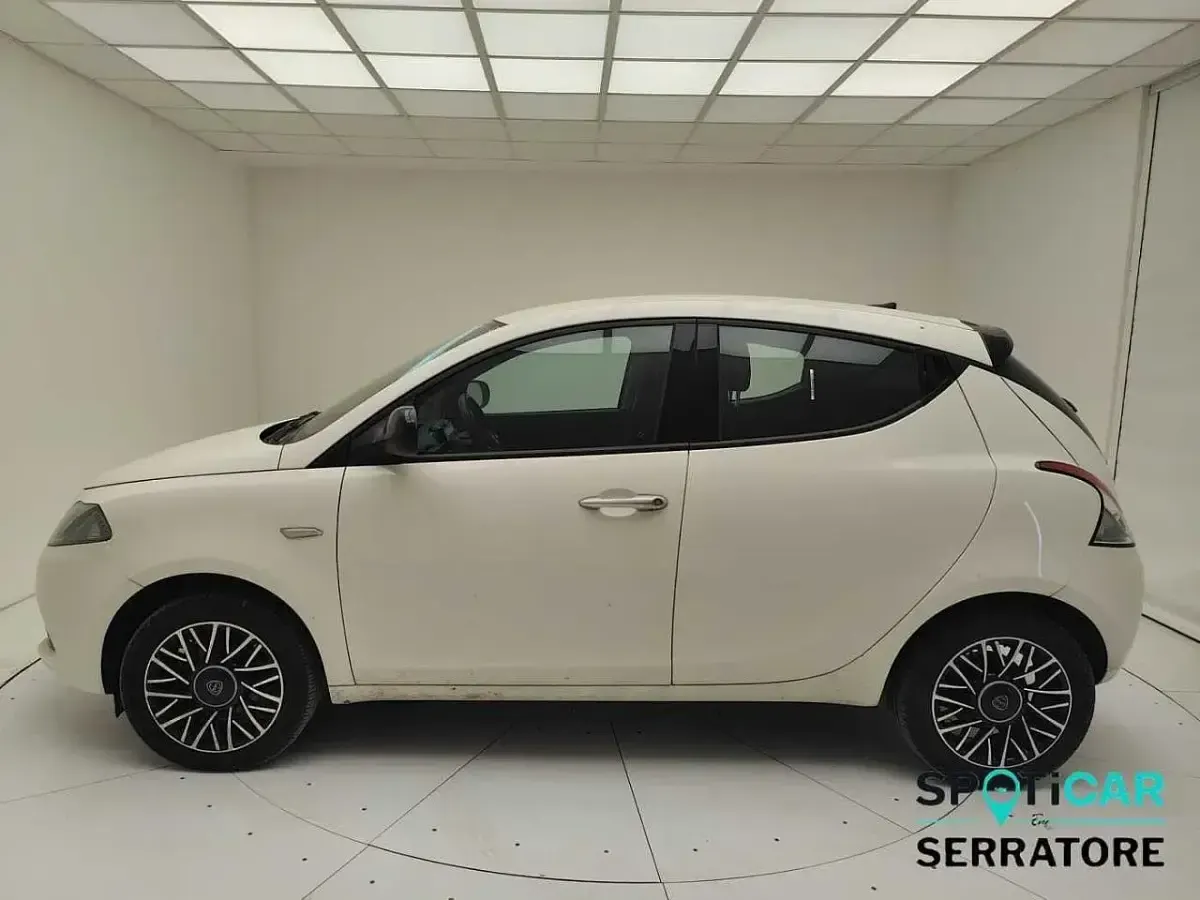 Usata Lancia Ypsilon S 70 CV (51 kW) 2024 Bianco Utilitaria