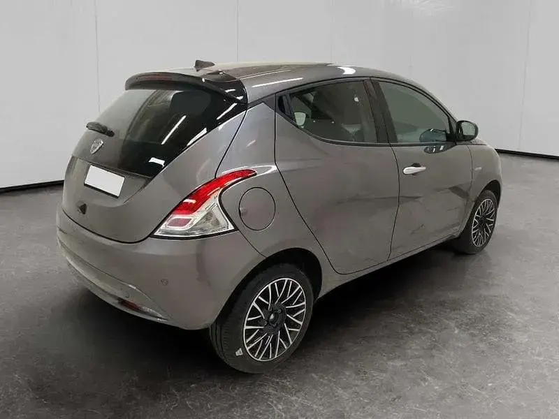 Usata Lancia Ypsilon S 69 CV (50 kW) 2024 Blu Utilitaria
