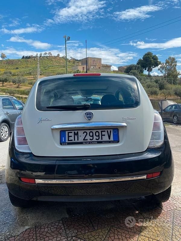 Usata Lancia Ypsilon S 69 CV (50 kW) 2012 Nero Utilitaria