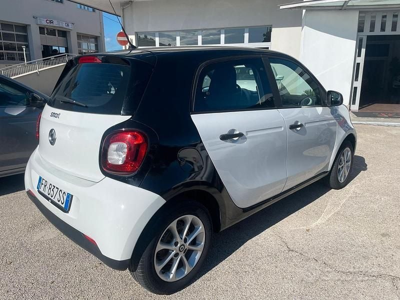 Usata Smart ForFour Passion 71 CV (52 kW) 2018 Bianco Utilitaria