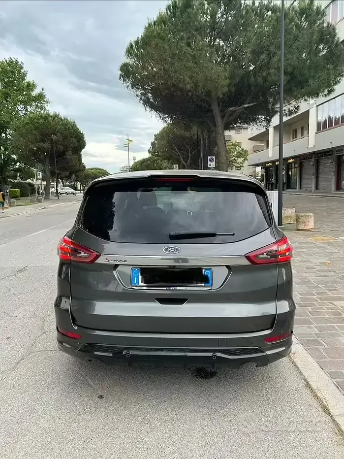 Usata Ford S-MAX 150 CV (110 kW) 2018 Grigio Monovolume