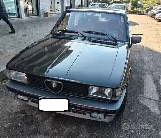 Usata Alfa Romeo Giulietta 170 CV (125 kW) 1987 Grigio Berlina