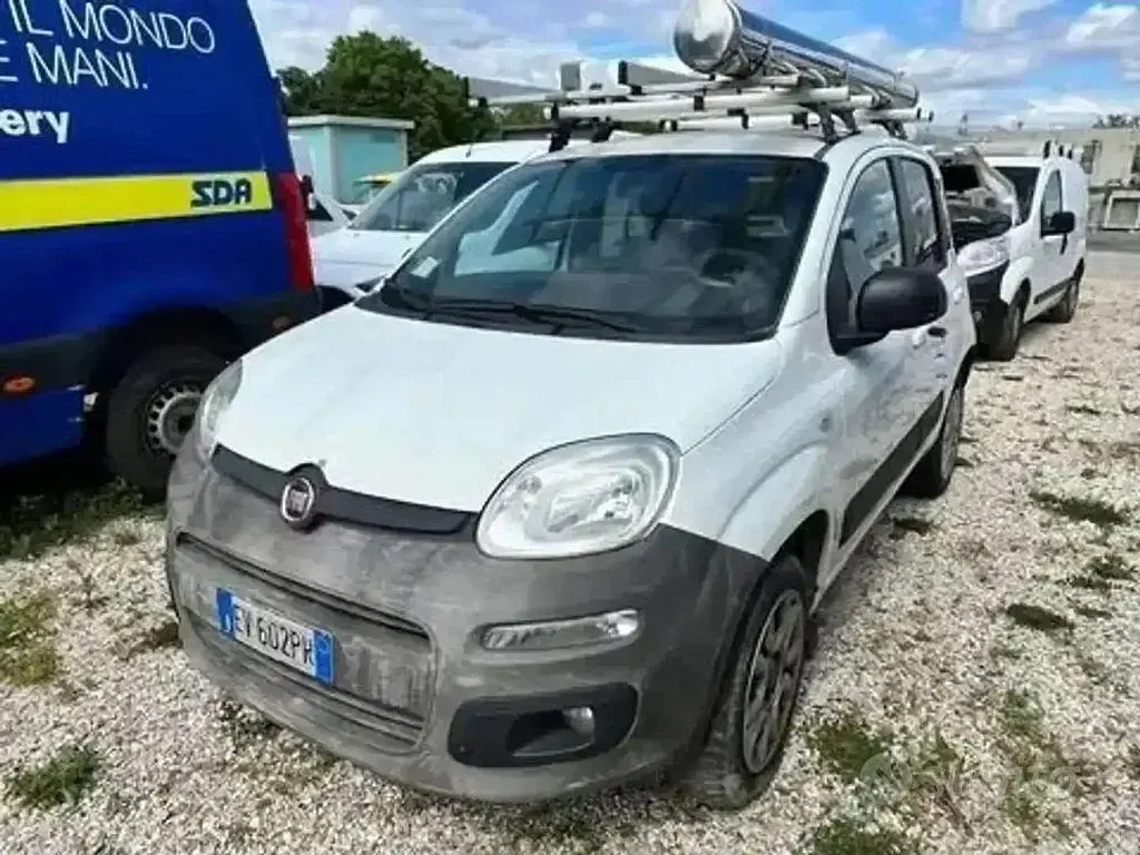 Second-hand Fiat Panda 4x4 75 CP (55 kW) 2014 Alb Hatchback