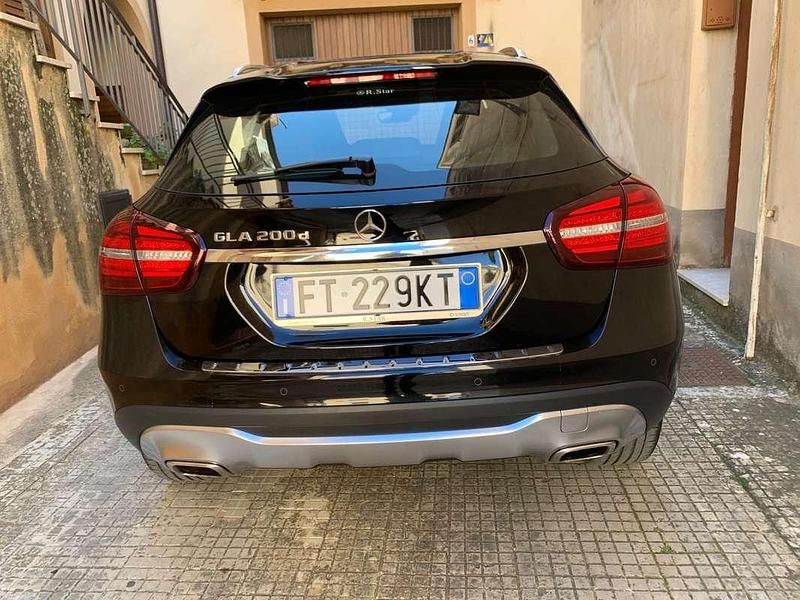 Usata Mercedes GLA200 136 CV (100 kW) 2019 SUV