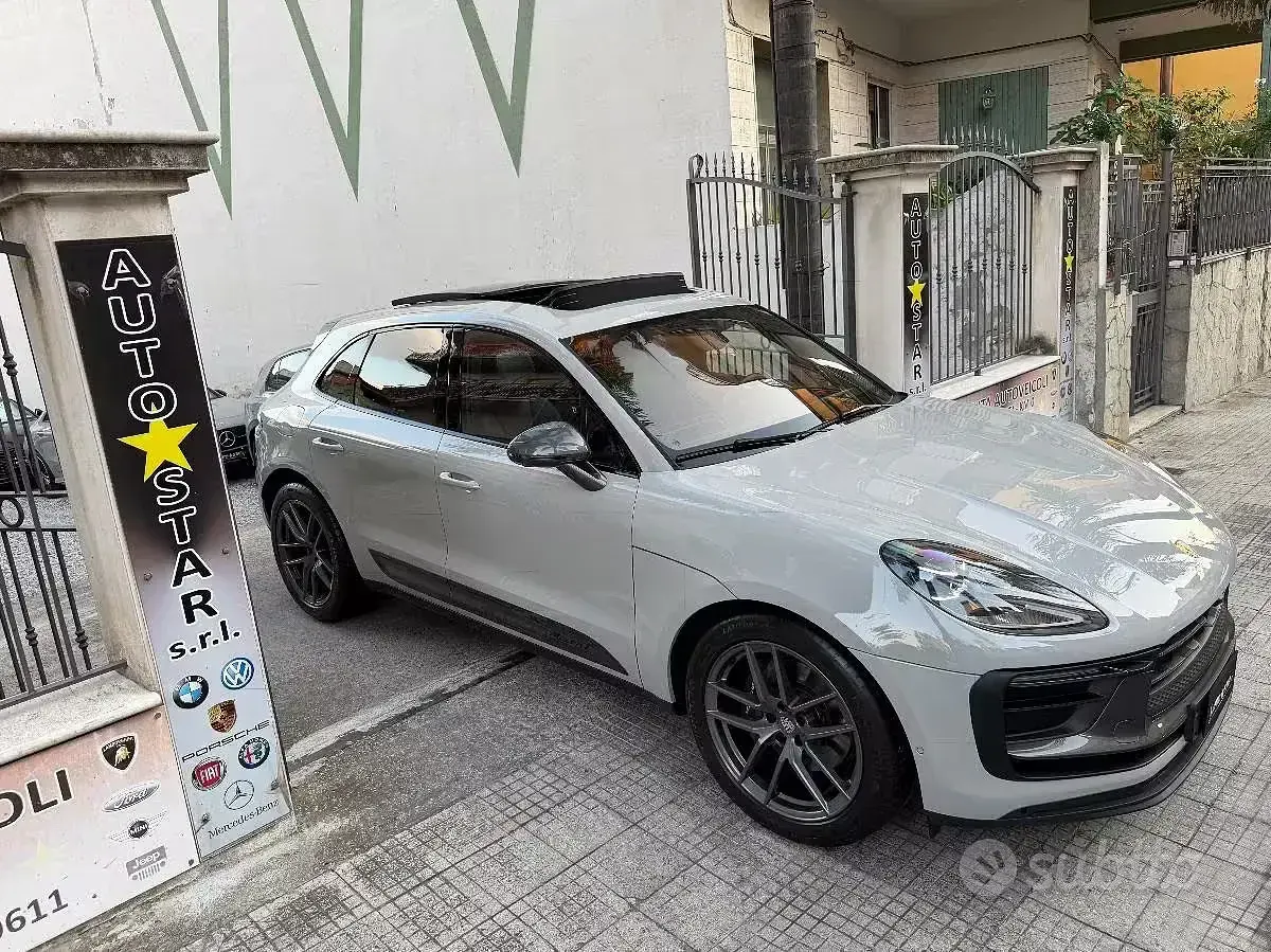 Usata Porsche Macan T 265 CV (194 kW) 2024 Grigio SUV