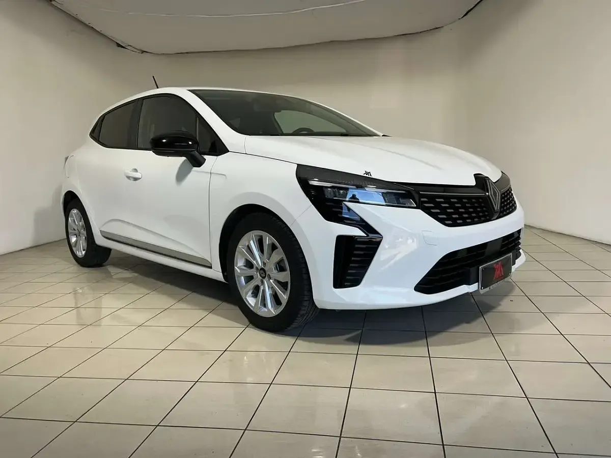 Usata Renault Clio V 92 CV (67 kW) 2025 Bianco Berlina