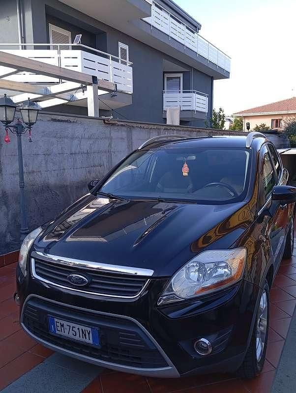 Usata Ford Kuga 140 CV (102 kW) 2012 SUV