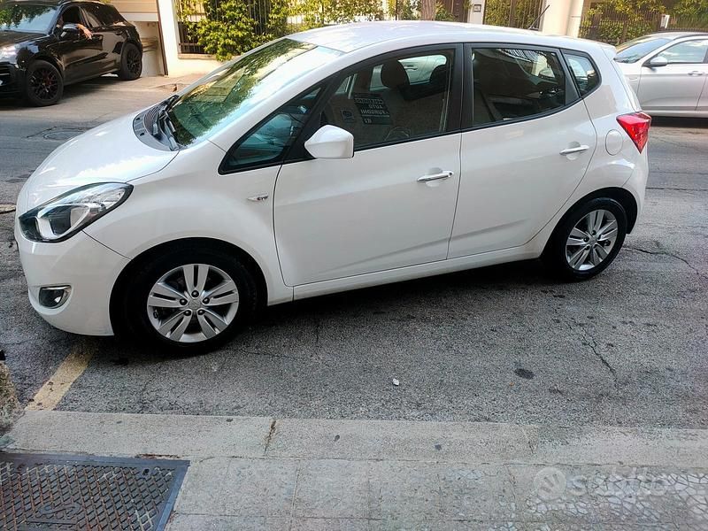 Usata Hyundai ix20 Comfort 90 CV (66 kW) 2014 Bianco Utilitaria