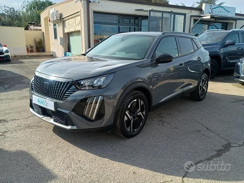 Usata Peugeot 2008 Allure 102 CV (75 kW) 2024 Grigio SUV