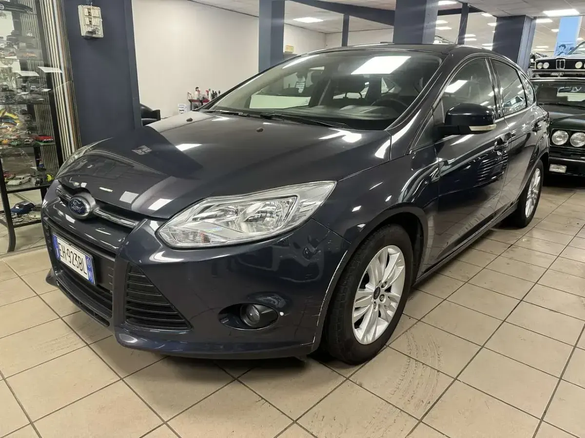 Usata Ford Focus 125 CV (91 kW) 2011 Grigio Berlina