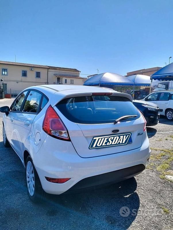 Usata Ford Fiesta 80 CV (58 kW) 2015 Berlina