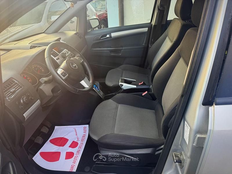 Occasion Opel Zafira 140 ch (102 kW) 2010 Argent Monospace