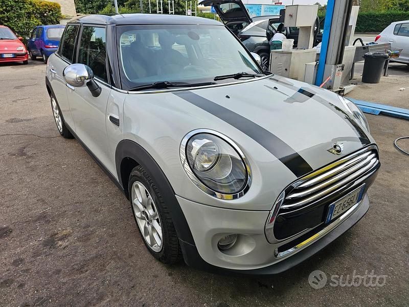 Usata Mini Cooper D Business 116 CV (85 kW) 2015 Grigio Utilitaria