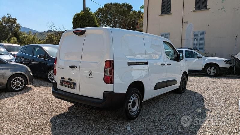 Usata Peugeot Partner Premium 102 CV (75 kW) 2022 Bianco Monovolume