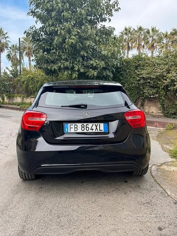 Usata Mercedes A180 Executive 109 CV (80 kW) 2015 Nero Berlina