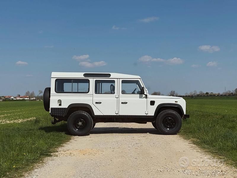 Usata Land Rover Defender 122 CV (89 kW) 2005 Bianco SUV