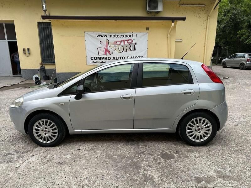 Usata Fiat Grande Punto 65 CV (47 kW) 2009 Argento Utilitaria
