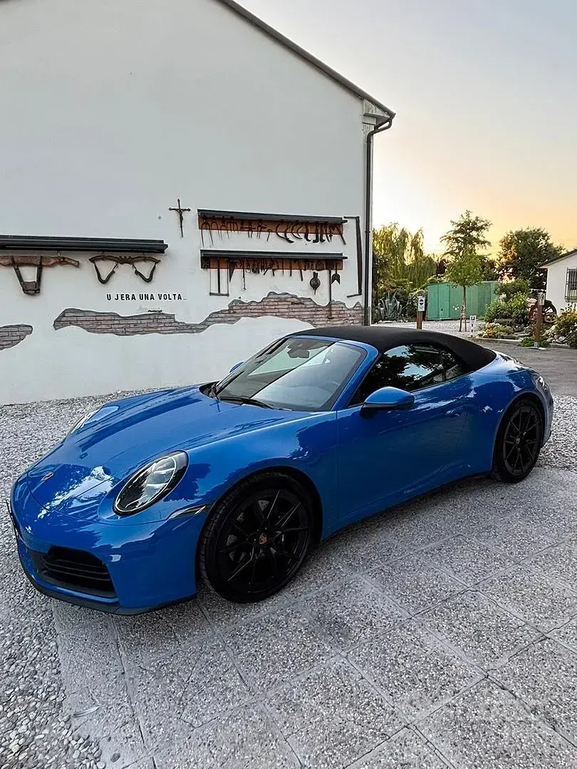 Usata Porsche 992 394 CV (289 kW) 2025 Blu Cabrio