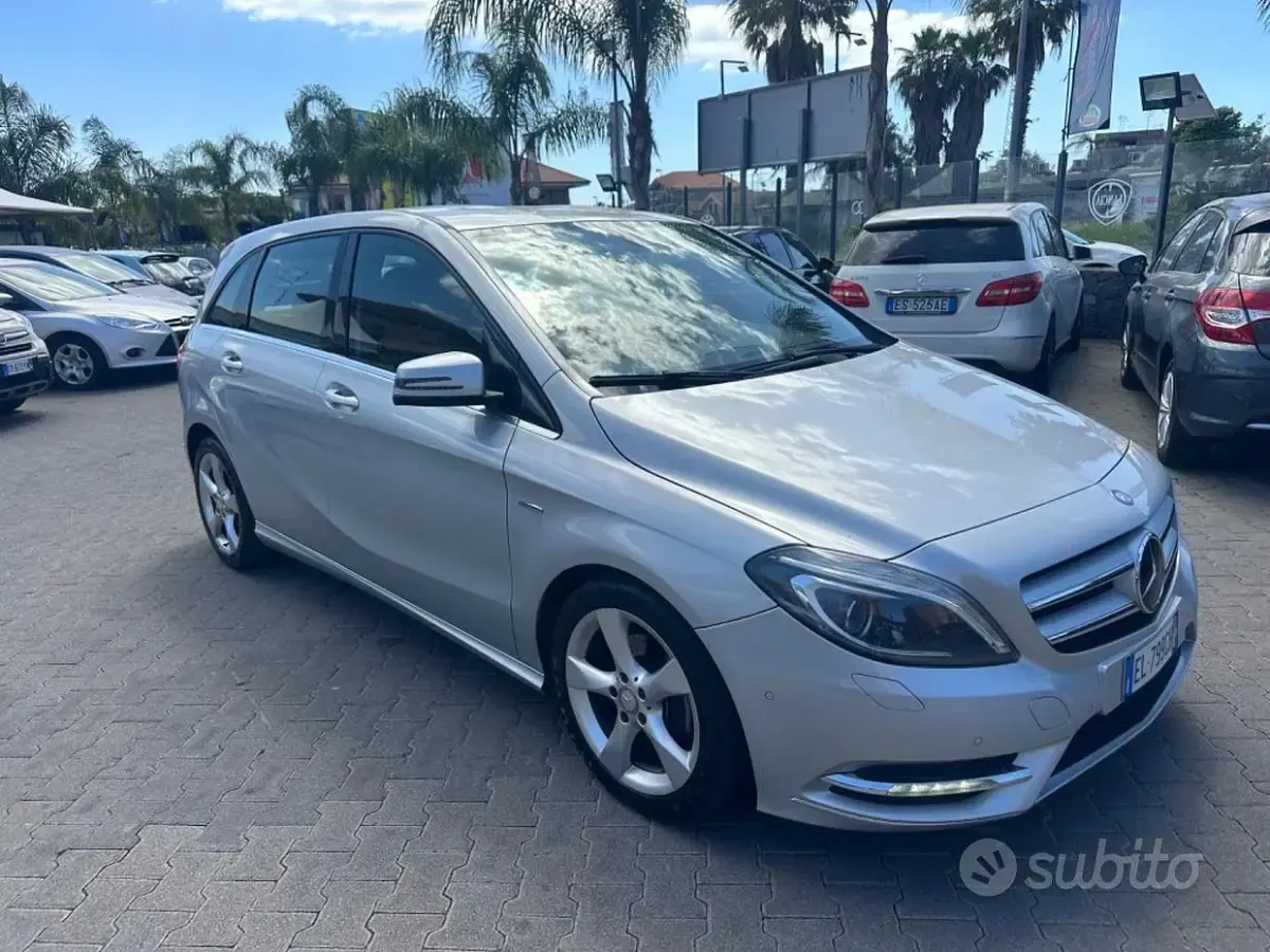 Usata Mercedes B200 Premium 136 CV (100 kW) 2013 Grigio Utilitaria