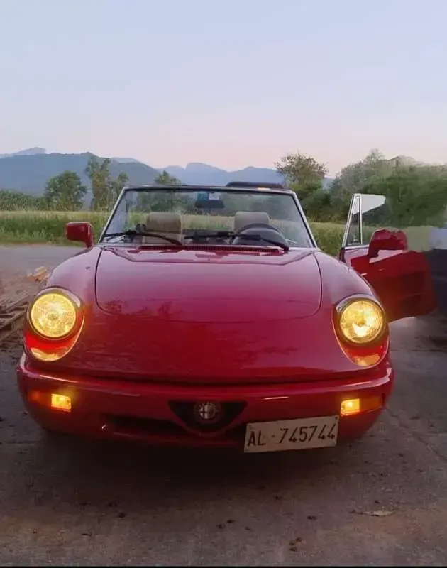 Usata Alfa Romeo Spider 122 CV (89 kW) 1991 Cabrio