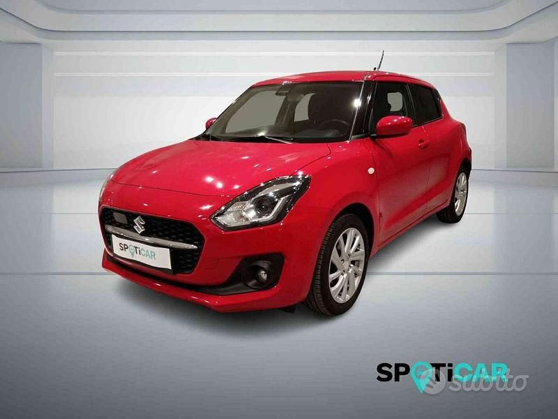 Rosso Usata 2021 Suzuki Swift Cool Tre volumi | 13.900 € (Buon prezzo) - Immagine 1/4