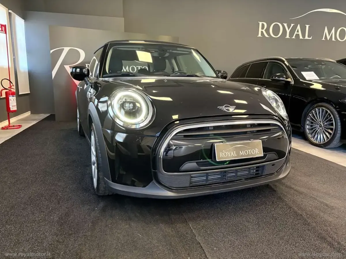 Usata Mini ONE 102 CV (75 kW) 2021 Nero Utilitaria