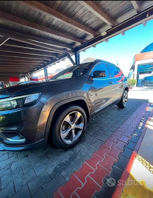 Usata Jeep Cherokee 2019 Grigio SUV