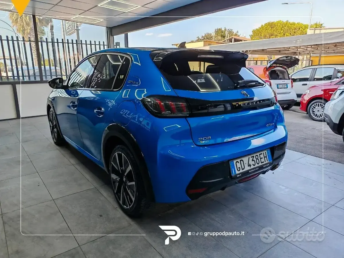 Usata Peugeot 208 GT-line 101 CV (74 kW) 2021 Blu/azzurro Utilitaria