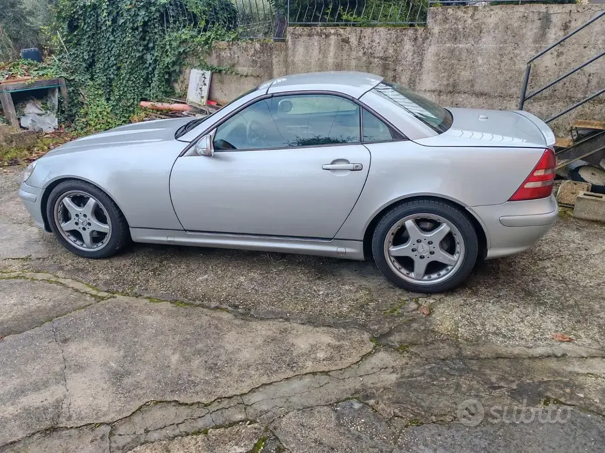Usata Mercedes SLK320 218 CV (160 kW) 2000 Grigio Cabrio